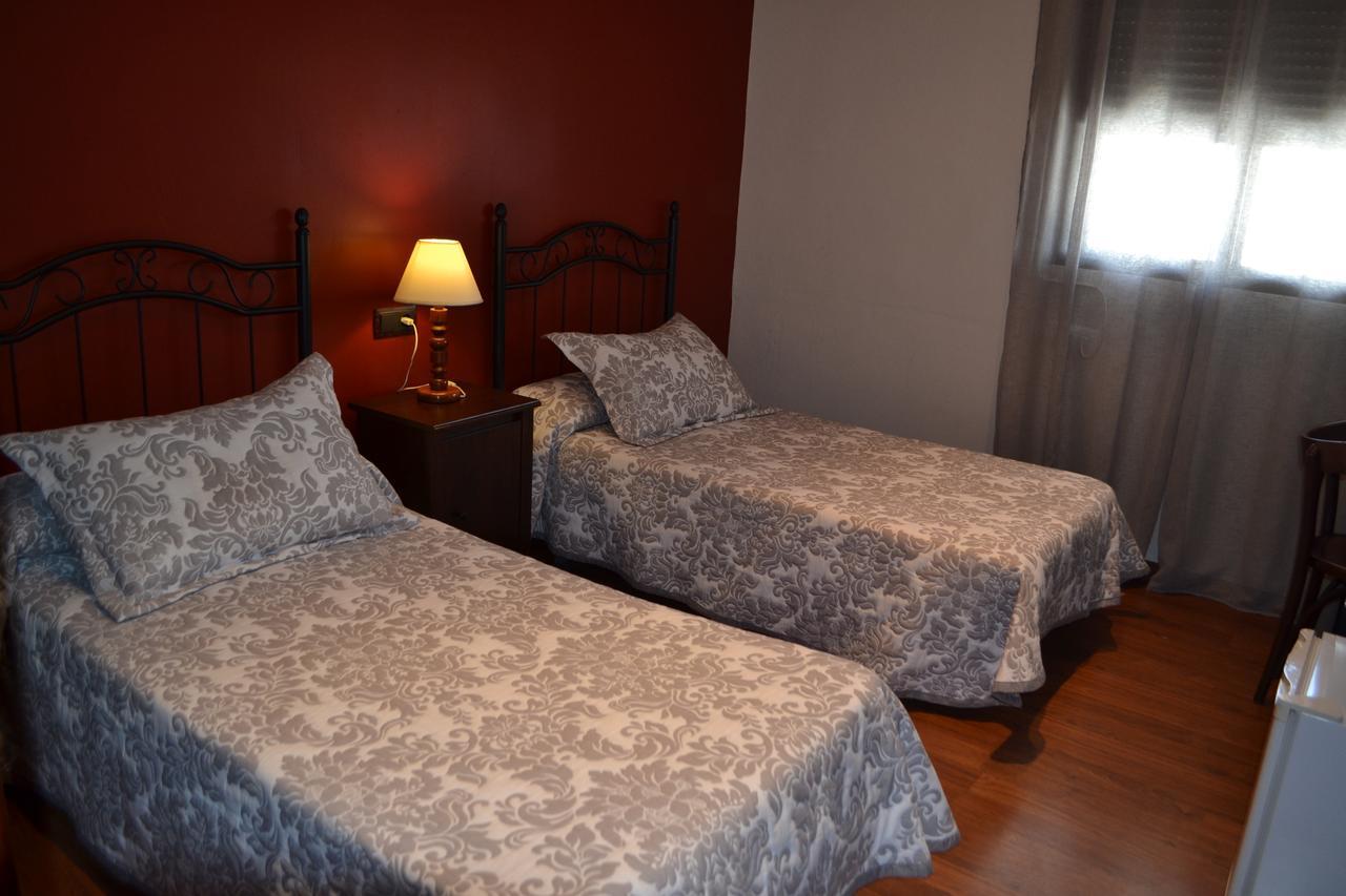 Hostal Pension La Ruta Paterna del Campo 외부 사진