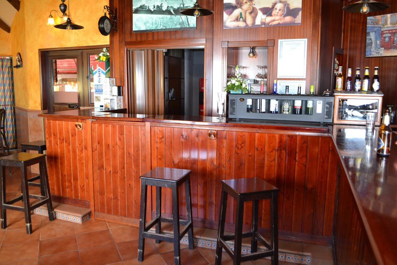 Hostal Pension La Ruta Paterna del Campo 외부 사진
